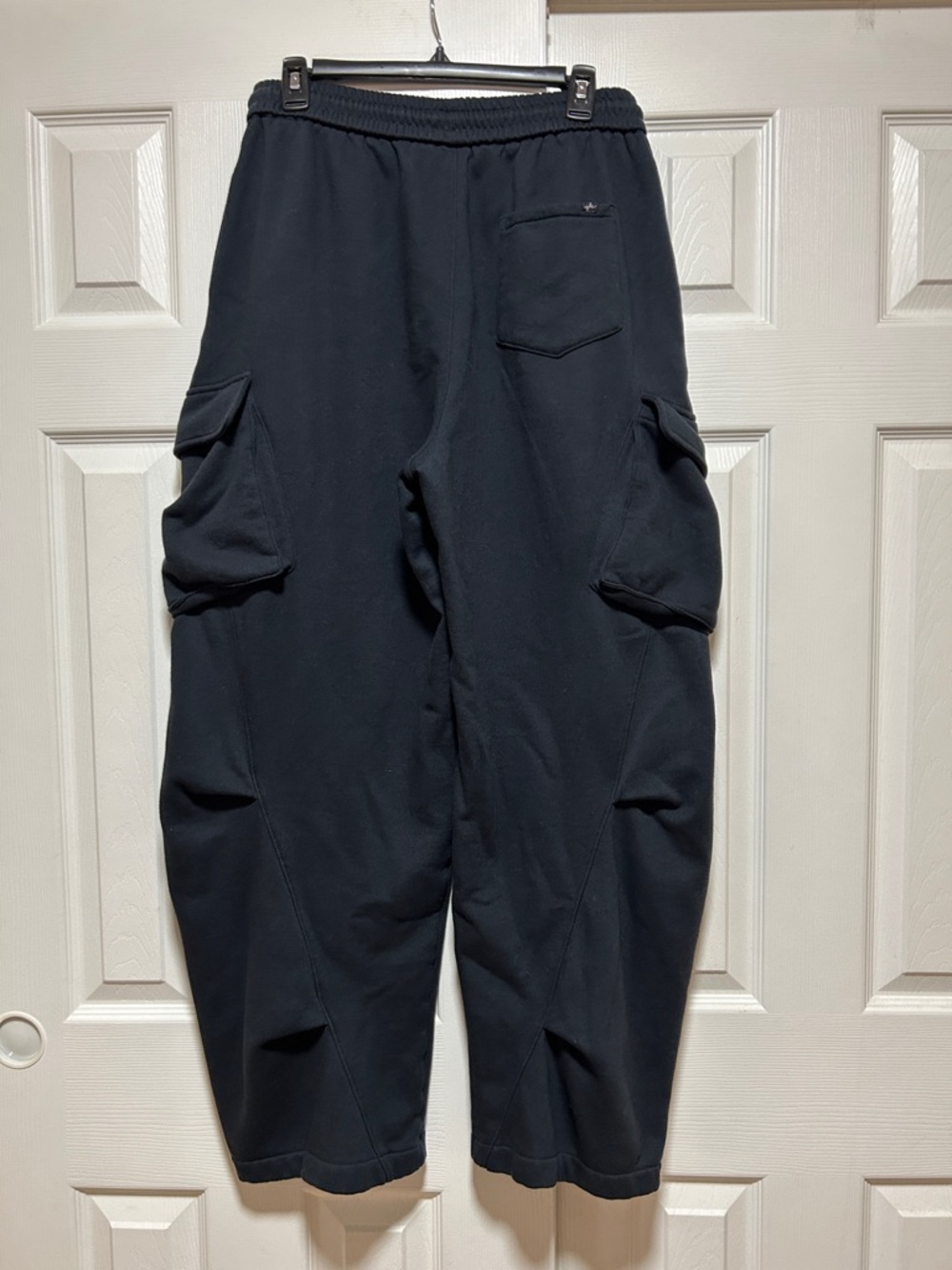Urban Outfitters Out From Under Day To Day Black Cargo Sweatpant - Size Medium - Picture 2 of 12